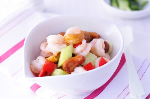 Tôm xào hạt điều vui mắt ngon miệng