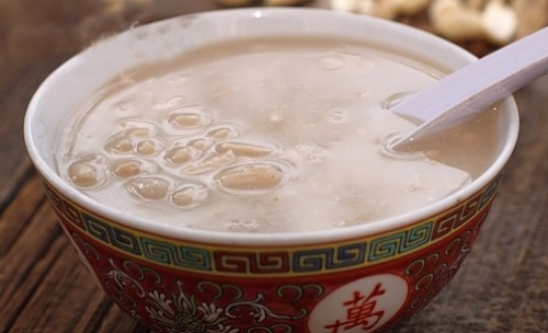 Cách nấu chè nếp đậu phộng