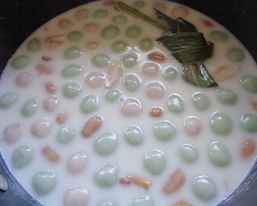 Chè đậu phộng khoai môn