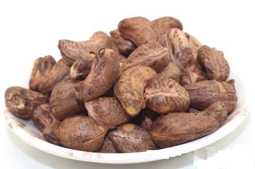 Bất ngờ với những công dụng của hạt điều rang muối