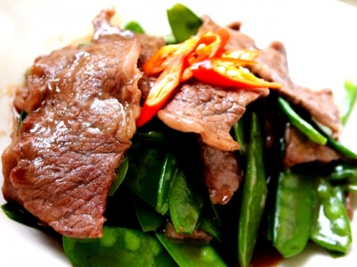 Thịt bò đậu Hà Lan sốt dầu hào bổ dưỡng